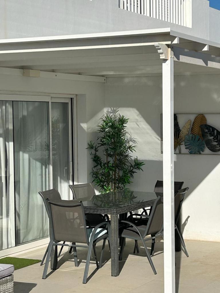 Villa Rosa Playa Blanca Luxury 2 Bed 2 Bath Villa With Private Pool, Patio Exterior photo